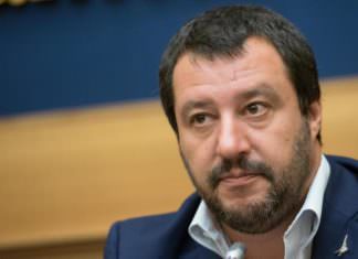 Roma – Salvini: “L’immondizia e le buche non sono colpa della Raggi”