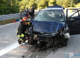 Incidente stradale sulla SS650 km 9+300 (IS), cinque giovani coinvolti