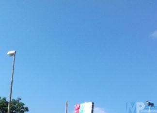 Cellofan tricolore a coprire l’insegna dell’ex Pronto Soccorso del S.S. Rosario di Venafro: casualità o forma di dissenso?