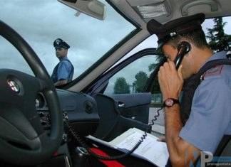 Isernia, I Carabinieri denunciano un straniero: sottrae borsa contenente denaro contante e telefonini