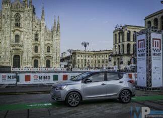 Grande successo di pubblico per le novità di DR Automobiles Groupe al MIMO 2021. La DR F35 ha sfilato in pista a Monza.