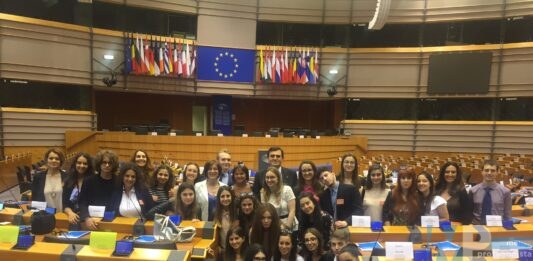 Concorso scolastico per l’anno Europeo dei Giovani, viaggio premio per gli studenti molisani