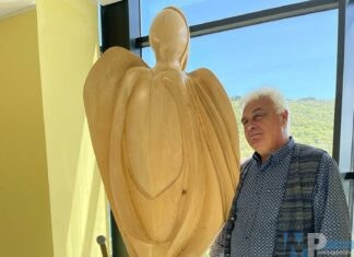 Il Maestro Pasquale Simonetti dona ‘Il Custode’ al Neuromed.