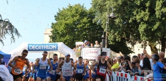 MacchiaInCorsa 2023 da record: 300 atleti in gara e oltre mille presenze in piazza Elena