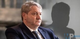 Dimissioni e responsabilità: perché in Italia si resta al potere anche da indagati, mentre nel Nord Europa basta un sospetto. Il caso Molisano